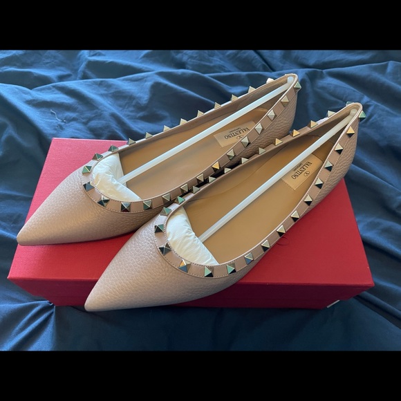 (SOLD) Valentino Flats size 11 - Picture 2 of 7